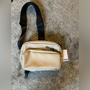 RAINS BOX BAG LARGE SAND